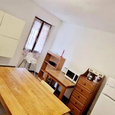 公寓 Borgo Volciano Garda App.2 罗伊
