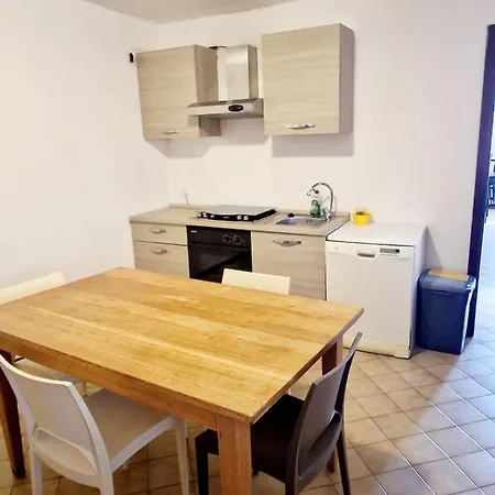 Διαμέρισμα Borgo Volciano Garda App.2 *